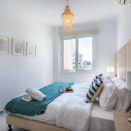 Whispering Palms 1-Br Apt By Finikoudes Beach Larnaca Buitenkant foto